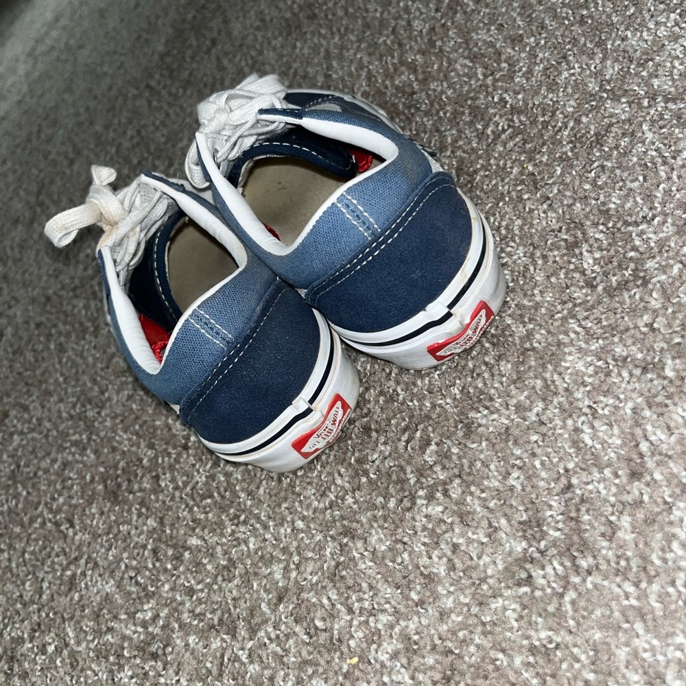 Vans - Picture 3 of 4